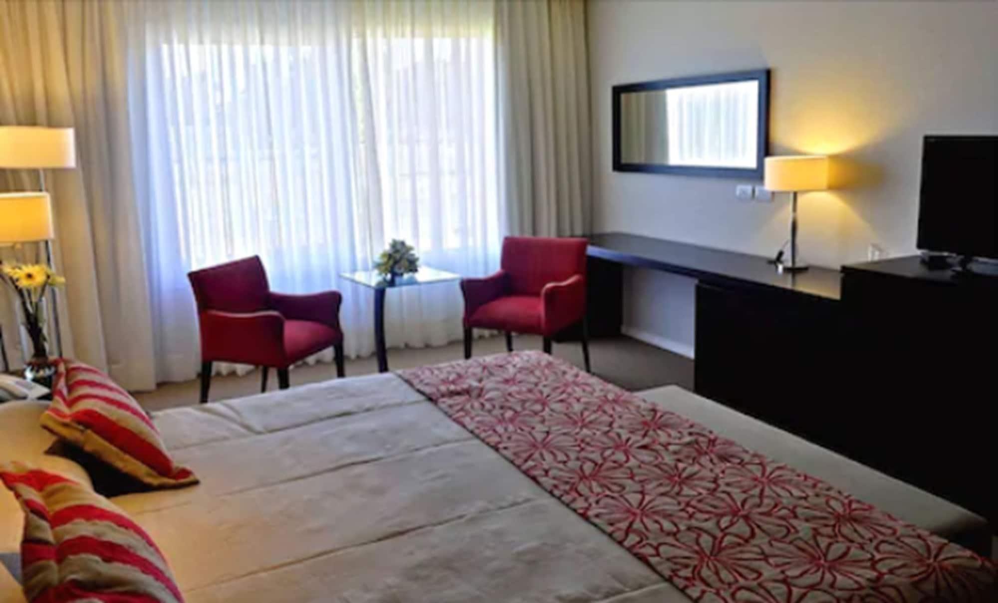 Howard Johnson Hotel Piedras Moras Альмафуэрте Экстерьер фото